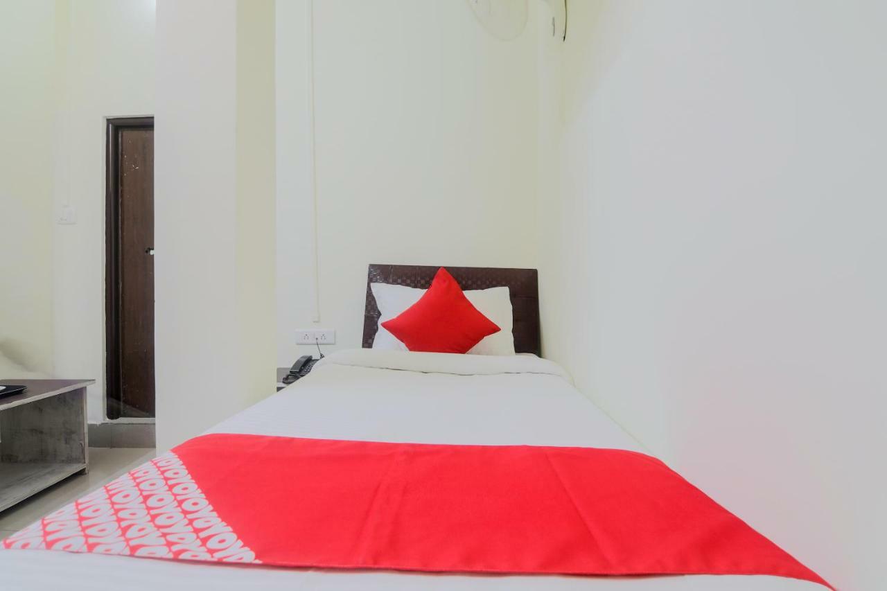 Nirvana Guest House 실롱 외부 사진